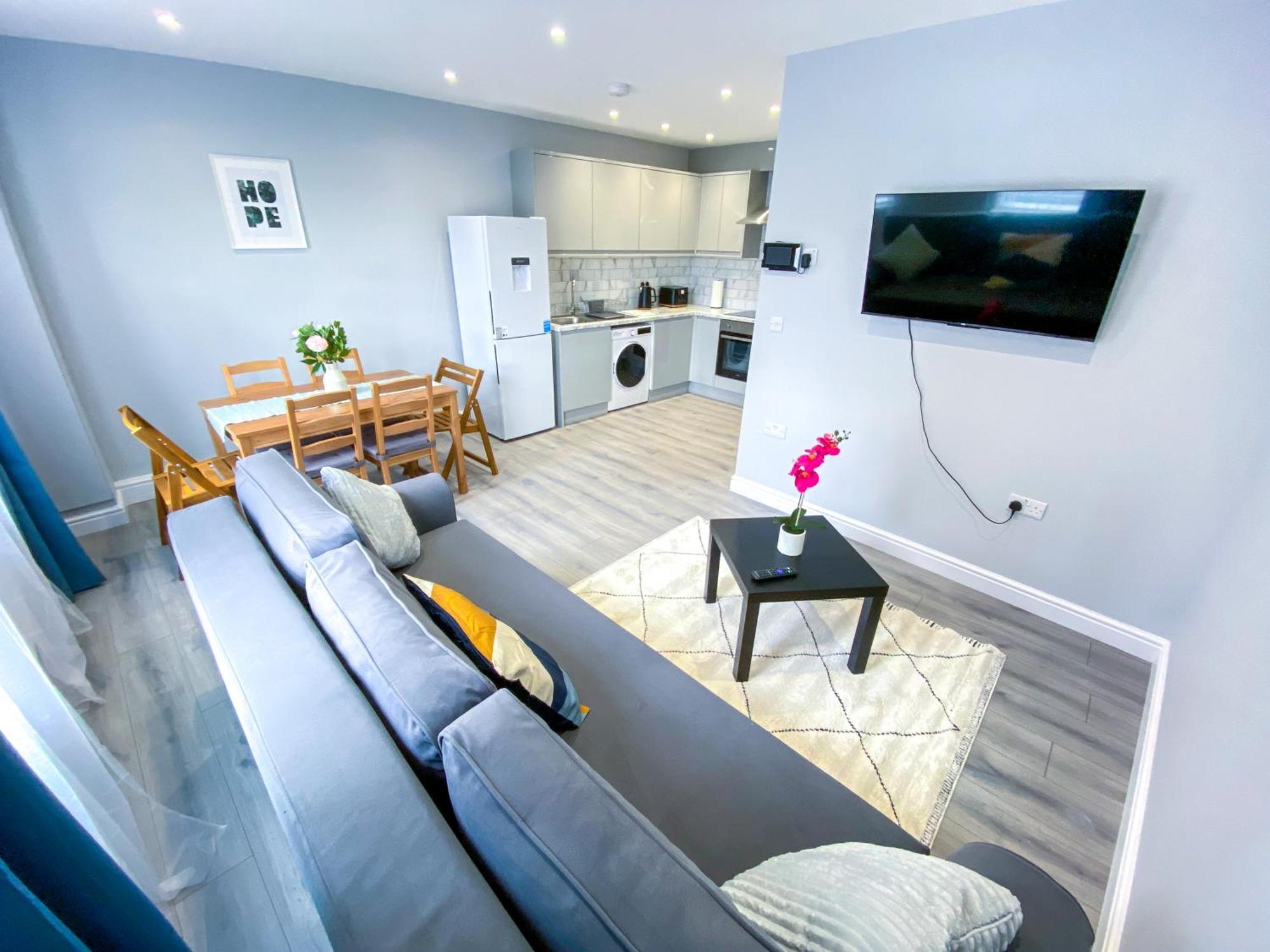Modern 1-Bedroom Flat, 5 Guest, London - F2 Exterior foto